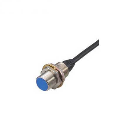 Cam-bien-tiem-can-Keyence-EV-118M-5mm